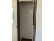 【東京都/三鷹市上連雀】三鷹市上連雀1丁目新築戸建 1号棟／全2号棟 収納：玄関部分