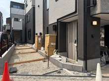 【東京都/大田区西蒲田】大田区西蒲田4丁目　新築戸建A号棟 建築中の外観：一番奥