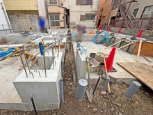 【東京都/大田区中央】大田区中央8丁目　新築戸建てA号棟 建築中の外観：≪全2棟≫左