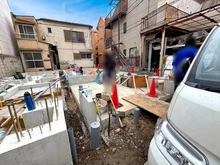 【東京都/大田区中央】大田区中央8丁目 新築戸建てB号棟 建築中の外観:≪全2棟≫右