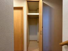 【東京都/大田区中央】大田区中央6丁目中古戸建 収納：1階廊下 収納