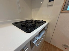 【東京都/大田区中央】大田区中央6丁目中古戸建 キッチン：三口コンロ