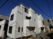 【東京都/大田区下丸子】大田区下丸子1丁目　新築戸建てA号棟 建築中の外観：全２棟・手前