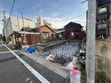 【東京都/大田区大森南】大田区大森南4丁目新築戸建A号棟 建築中の外観：全2棟、左側