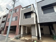 【東京都/大田区新蒲田】大田区新蒲田3丁目　新築戸建A号棟 建築中の外観：全2棟・中央
