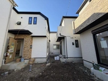 【東京都/葛飾区奥戸】葛飾区奥戸4丁目　新築戸建　A号棟 建築中の外観：全9棟現場／一番右奥