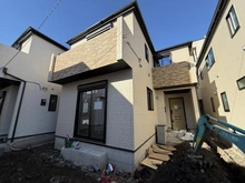 【東京都/葛飾区奥戸】葛飾区奥戸4丁目　新築戸建　B号棟 建築中の外観：全9棟現場／手前側