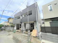 【千葉県/市川市新田】市川市新田5丁目　B号棟 外観：全2棟現場（写真中央B号棟）