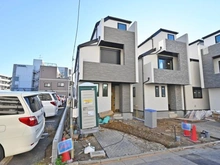 【東京都/江戸川区北小岩】江戸川区北小岩3丁目　新築戸建　A号棟 建築中の外観：中央（全５棟）