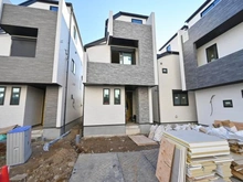 【東京都/江戸川区北小岩】江戸川区北小岩3丁目　新築戸建　B号棟 建築中の外観：中央（全５棟）