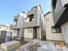 【東京都/江戸川区北小岩】江戸川区北小岩3丁目　新築戸建　B号棟 建築中の外観：中央（全５棟）