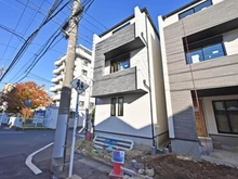 【東京都/江戸川区北小岩】江戸川区北小岩3丁目　新築戸建　C号棟 建築中の外観：中央（全５棟）