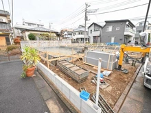 【東京都/葛飾区柴又】葛飾区柴又7丁目　新築戸建1号棟 建築中の外観：全2棟現場／手前