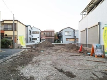 【東京都/江戸川区大杉】江戸川区大杉2丁目　新築戸建2号棟 現地（建築前）：全3棟現場／真ん中奥部分