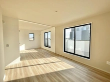 【埼玉県/吉川市新栄】吉川市新栄1丁目 洋室