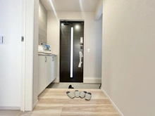 【埼玉県/吉川市新栄】吉川市新栄1丁目 玄関