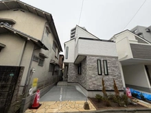 【東京都/江戸川区南小岩】江戸川区南小岩3丁目　新築戸建3号棟 外観：全3棟現場／左側