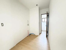 【東京都/足立区梅田】足立区梅田4丁目中古戸建 洗面台予定部分：2階廊下の洗面台予定部分
9月リフォーム完成予定