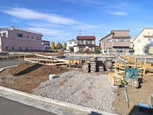 【東京都/府中市日新町】府中市日新町5丁目C号棟 現地（建築前）：全10区画・写真中央