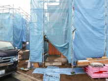 【東京都/府中市日新町】府中市日新町5丁目R号棟 玄関：全10区画・写真中央