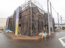 【東京都/府中市日新町】府中市日新町第11 3号棟 建築中の外観：全7棟・写真中央