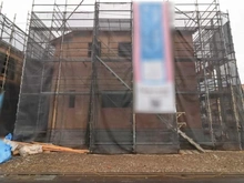 【東京都/府中市日新町】府中市日新町第11 3号棟 建築中の外観：全7棟・写真中央