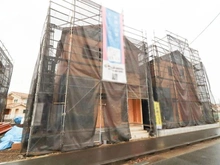 【東京都/府中市日新町】府中市日新町第11 5号棟 建築中の外観：全7棟・写真中央