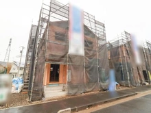 【東京都/府中市日新町】府中市日新町第11 6号棟 建築中の外観：全7棟・写真中央