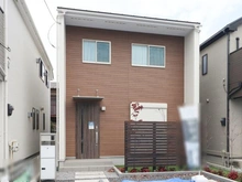 【東京都/三鷹市大沢】三鷹大沢1丁目 2号棟 外観：全3棟・写真中央