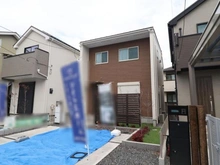 【東京都/三鷹市大沢】三鷹大沢1丁目 2号棟 外観：全3棟・写真中央