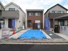 【東京都/三鷹市大沢】三鷹大沢1丁目 2号棟 外観：全3棟・写真中央