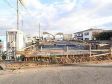 【東京都/府中市住吉町】府中市住吉町3丁目 A号棟 建築中の外観：全7棟・写真中央