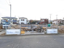【東京都/府中市住吉町】府中市住吉町3丁目 C号棟 建築中の外観：全7棟・写真中央
