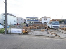 【東京都/府中市住吉町】府中市住吉町3丁目 F号棟 建築中の外観：全7棟・写真中央