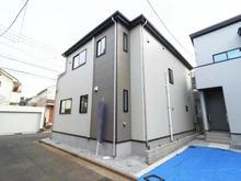 【東京都/三鷹市大沢】三鷹市大沢13期 2号棟 外観：全2棟・写真中央