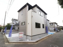 【東京都/三鷹市大沢】三鷹市大沢13期 2号棟 外観：全2棟・写真中央