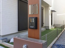 【東京都/府中市西原町】府中市西原町4丁目 B号棟 玄関：表札・インターフォン