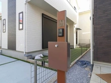 【東京都/府中市西原町】府中市西原町4丁目 B号棟 玄関：表札・インターフォン・ポスト