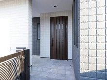 【東京都/武蔵野市八幡町】三鷹2期 新築戸建 アプローチ