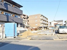 【東京都/八王子市北野町】八王子市北野町新築戸建て(1号棟) 建築中の外観：全5棟・写真中央奥