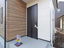 【東京都/府中市西原町】府中市西原町4丁目新築戸建 玄関