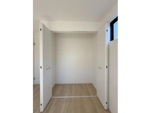 【東京都/多摩市一ノ宮】多摩市一ノ宮4丁目戸建 収納：洋室5.2帖内