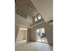 【東京都/八王子市北野台】八王子市北野台2丁目新築戸建 リビング・ダイニング：吹き抜け