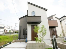 【神奈川県/大和市福田】大和市福田2丁目　新築戸建　4号棟 外観：写真中央　4号棟/全7棟