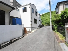 【神奈川県/横浜市戸塚区戸塚町】戸塚区戸塚町　新築戸建　全1棟 前面道路