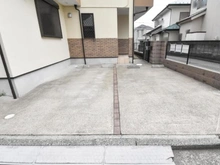 【神奈川県/横浜市保土ケ谷区釜台町】保土ケ谷区釜台町　中古戸建 駐車場