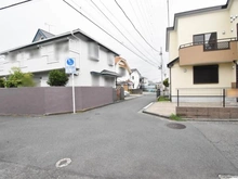 【神奈川県/横浜市保土ケ谷区釜台町】保土ケ谷区釜台町　中古戸建 前面道路