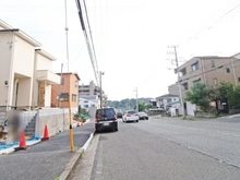 【神奈川県/横浜市戸塚区名瀬町】戸塚区　名瀬町の家　1号棟/全3棟 前面道路