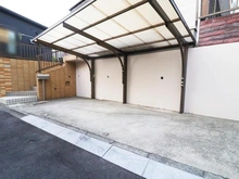 【神奈川県/横浜市泉区中田南】泉区中田南5丁目　中古戸建 駐車場：写真中央
