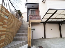 【神奈川県/横浜市泉区中田南】泉区中田南5丁目　中古戸建 アプローチ